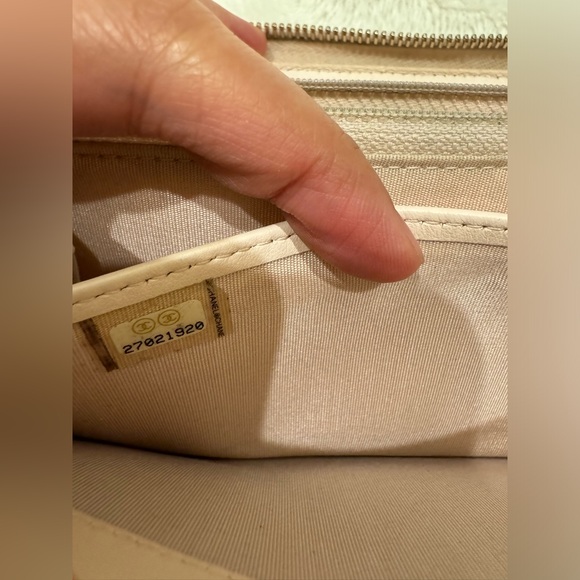 Chanel Tweed Deauville zip around wallet - Picture 8 of 12